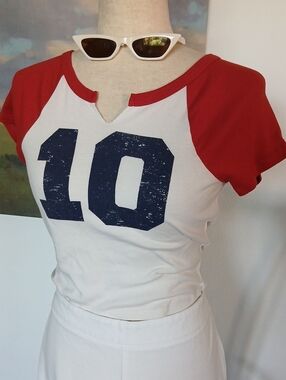Full Tilt Y2K inspired Red and White "10" Raglan Baby Tee Sz L
